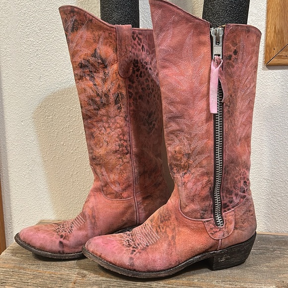 Women’s Old Gringo Pink Leopardito Boots - Picture 3 of 11